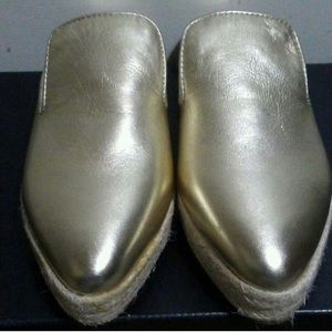 NWOT- size 6 leather top Mule slip-ons